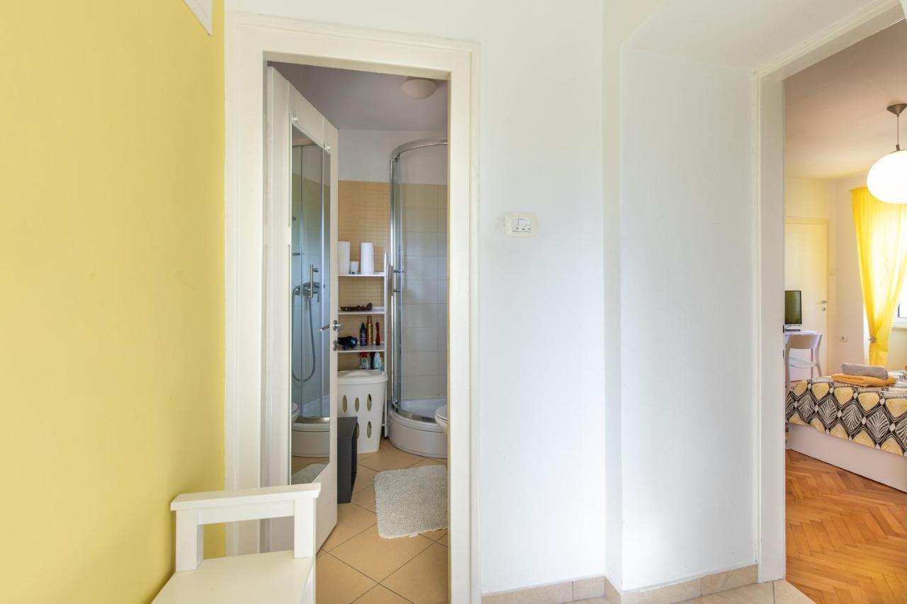 Apartment Portapisana Just 50M From The Beach Крк Экстерьер фото