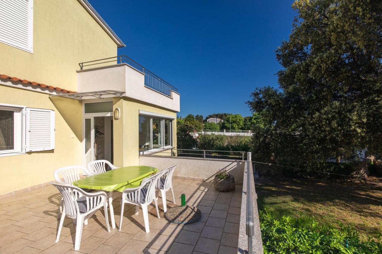 Apartment Portapisana Just 50M From The Beach Крк Экстерьер фото