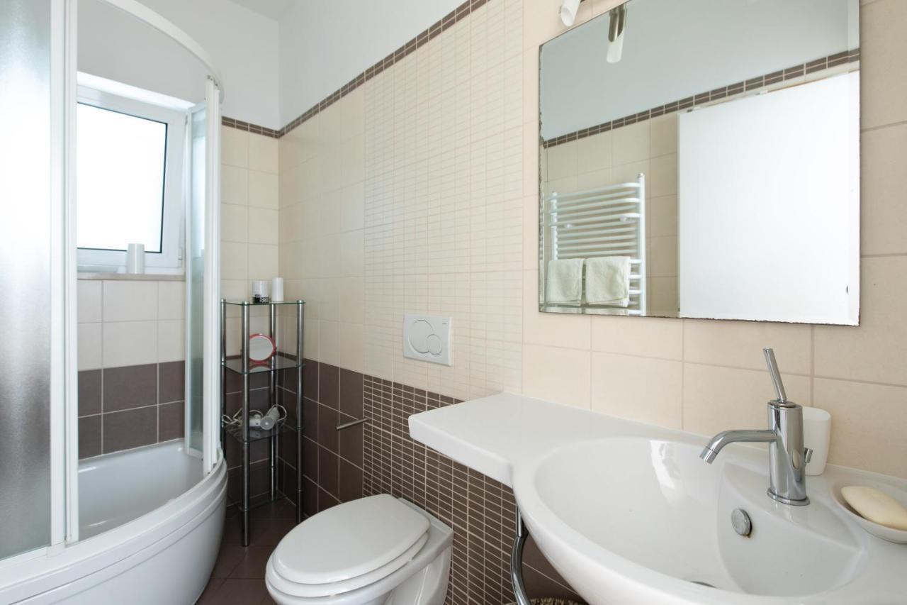 Apartment Portapisana Just 50M From The Beach Крк Экстерьер фото