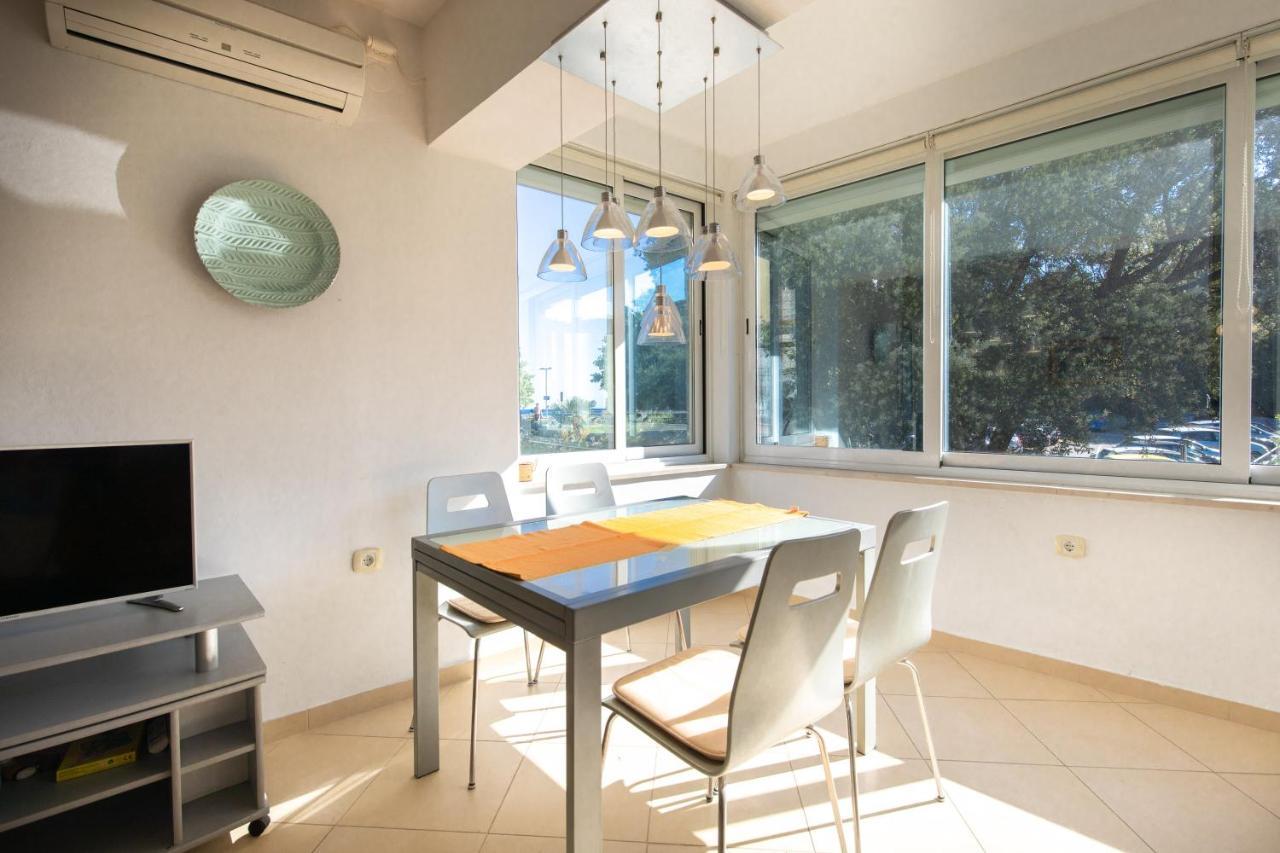 Apartment Portapisana Just 50M From The Beach Крк Экстерьер фото